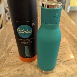 New - Green H2Audio Wireless Speaker Bottle w / Box